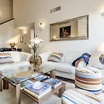 Selecta Penthouse Jazmin Apartment